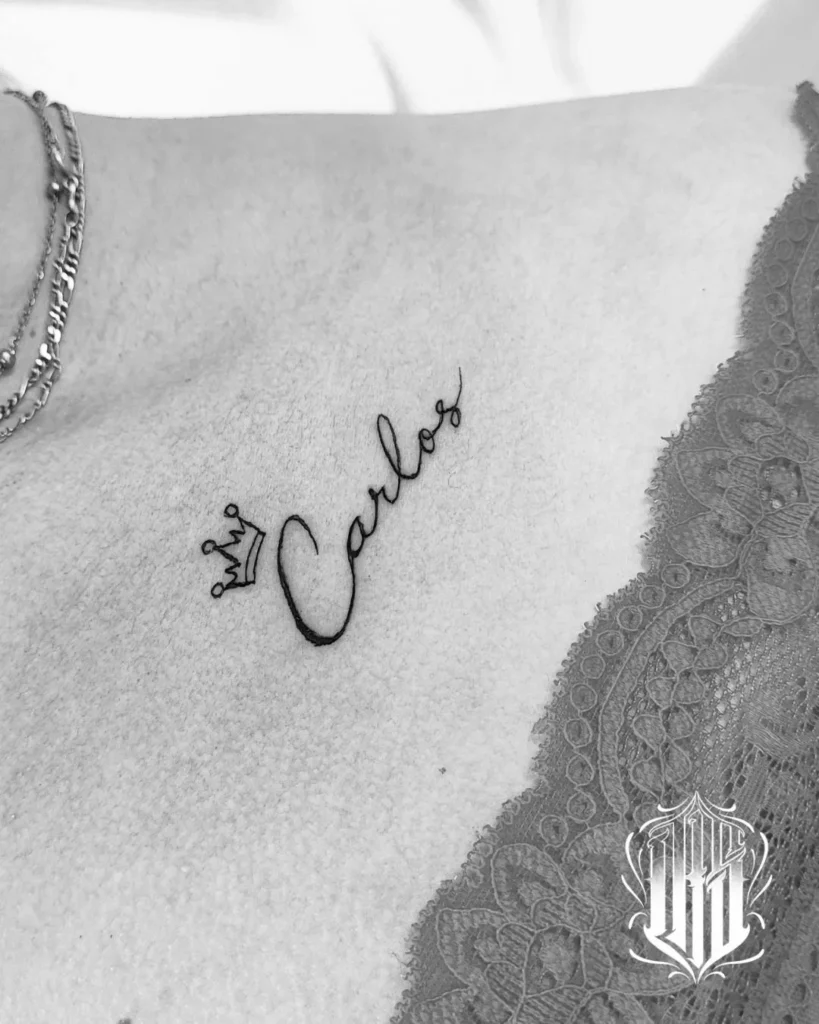 Tatuaje fineline lettering realizado en inkubus tattoo, Gines, Sevilla.