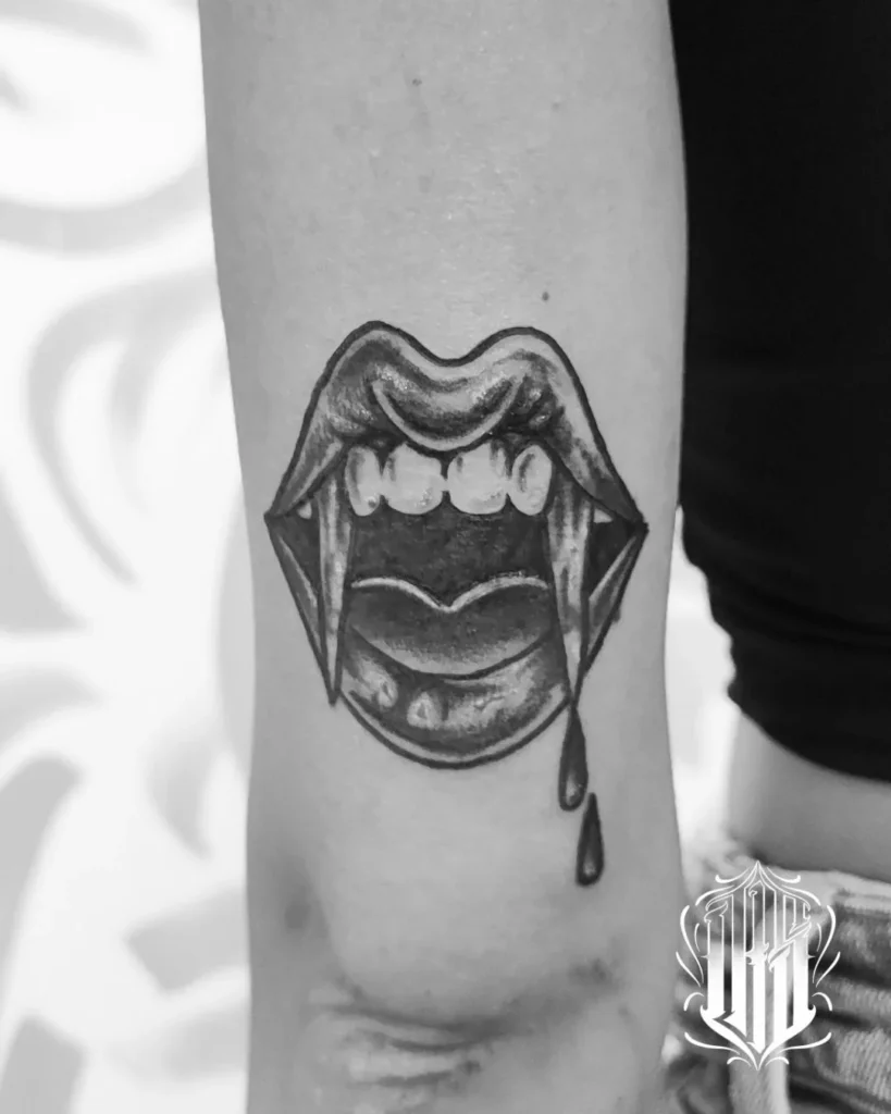 Tatuaje old school realizado en inkubus tattoo, Gines, Sevilla.