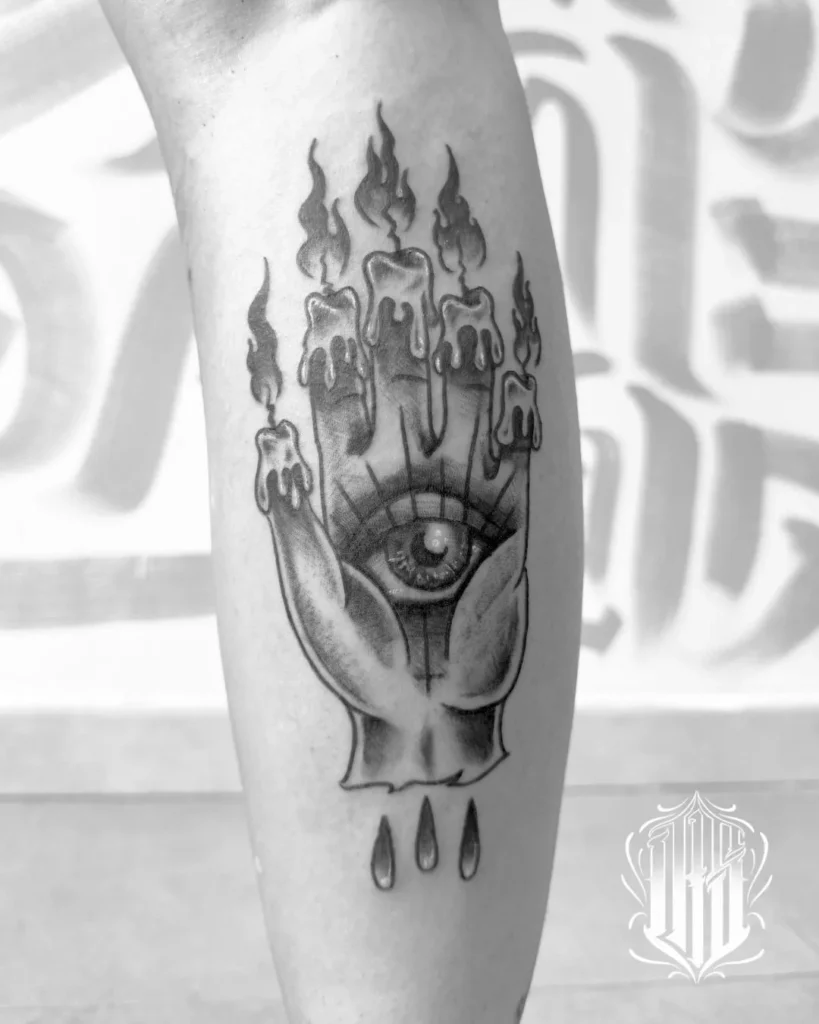 Tatuaje old school realizado en inkubus tattoo, Gines, Sevilla.